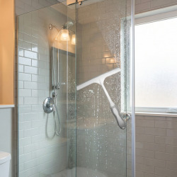 Raclette de douche Multi – pour paroi et cabine de douche – STERKASKLO